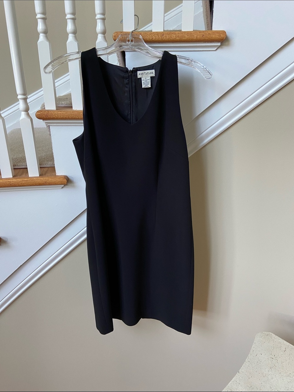 Ann Taylor Black V-Neck Classic Sleeveless Dress. Little Black Dress. 6